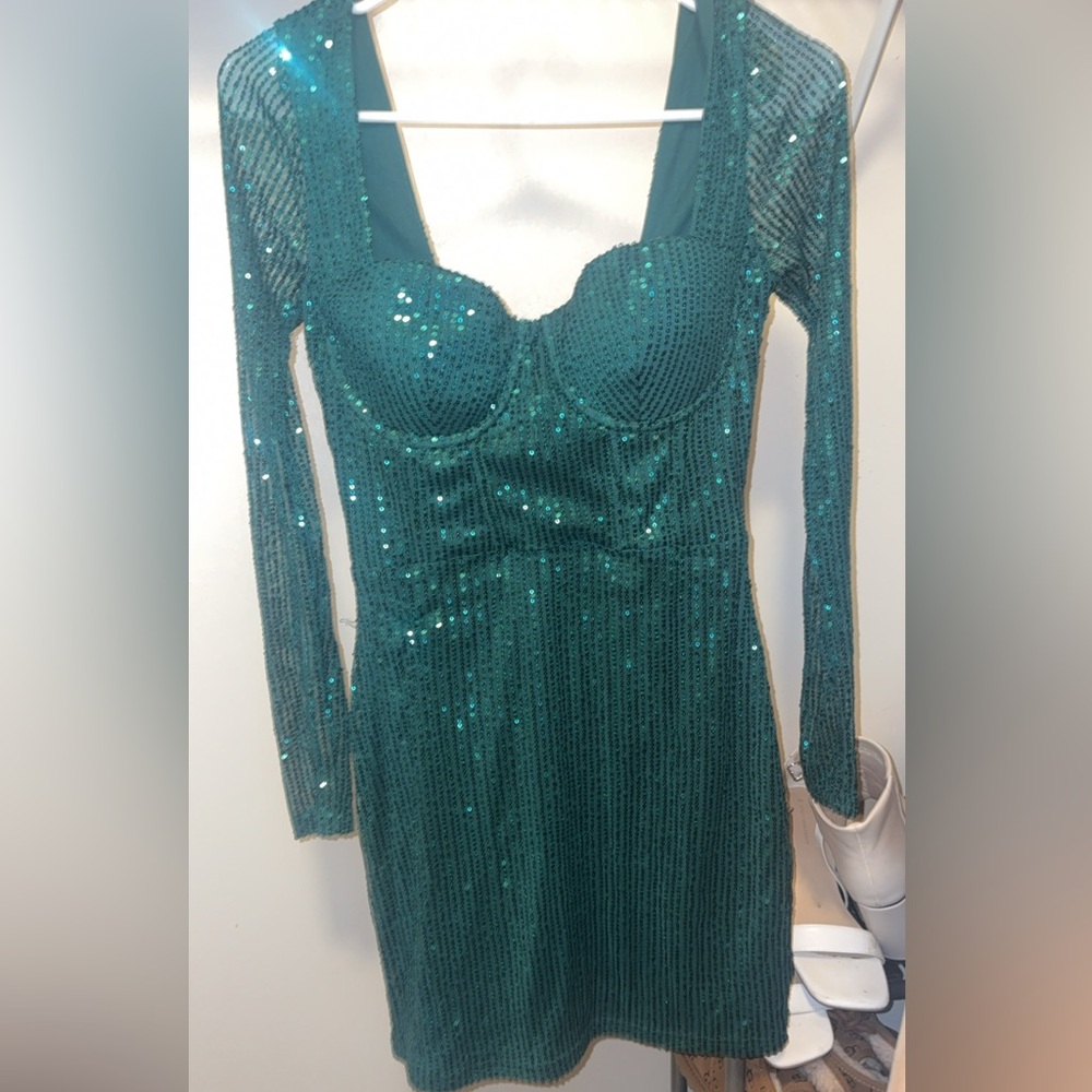 Elegant Green Sequin Dress